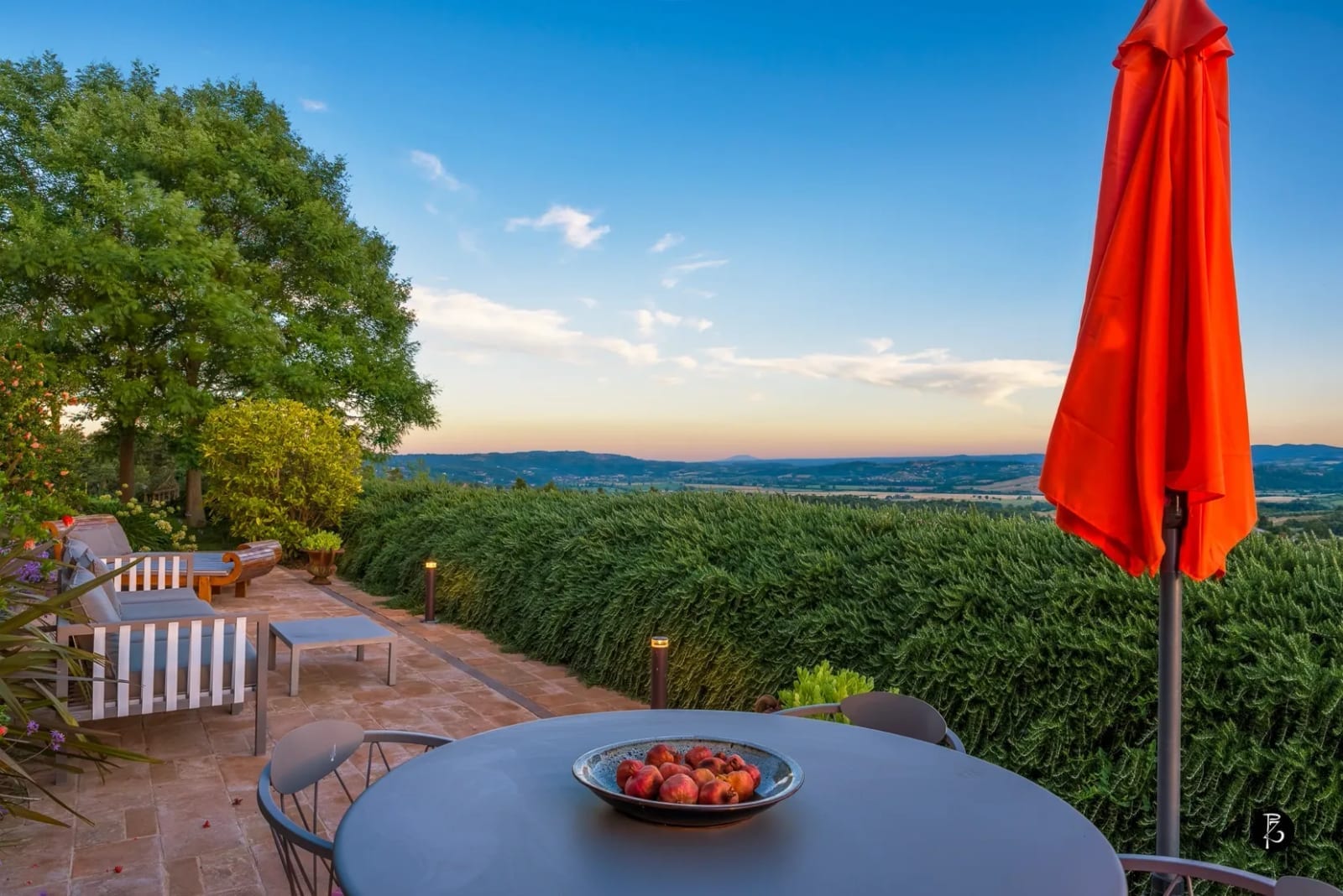Luce dorata al tramonto — Terrazza panoramica — Colline umbre — fotografia professionale Paolo Zuchegna